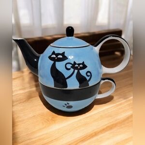 Cat Lovers Teapot and Cup Set Blue & Black